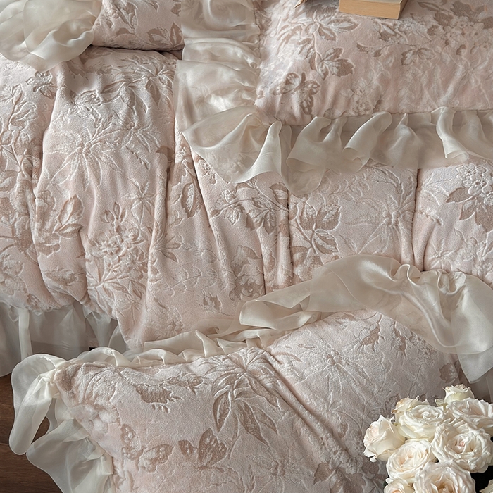 91家纺网 家纺一手货源 找家纺 （总）MIU缪家居 2024新款雕花牛奶绒四件套-暮光