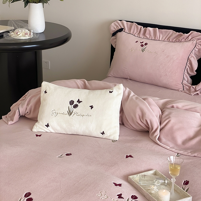 91家纺网 家纺一手货源 找家纺 （总）MIU缪家居 2024新款厚实保暖牛奶绒四件套-挚爱