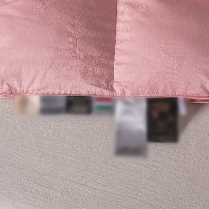 91家纺网 家纺一手货源 找家纺 御眠纺羽绒被壳 2024新款双层全棉大提花羽绒被壳立体静音面料 天香花浅粉