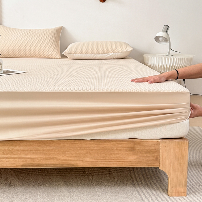 91家纺网 家纺一手货源 找家纺 小萌虎 2024新款华夫防水夹棉床笠 华夫-奶咖