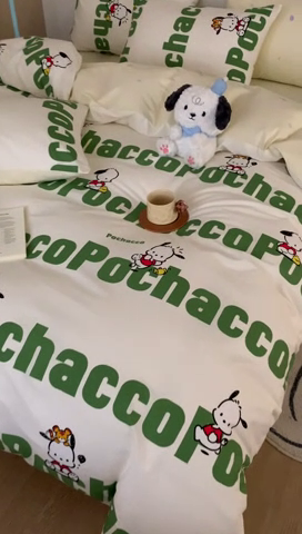 91家纺网 家纺一手货源 找家纺 玉元坊 2025年新款三丽鸥系列全棉纯棉简约基础款四件套三件套--帕恰狗简约款式 简约款-字母帕恰狗