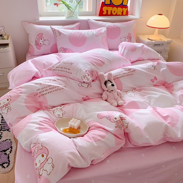 91家纺网 家纺一手货源 找家纺 玉元坊 2025年新款三丽鸥系列全棉纯棉简约基础款四件套三件套--美乐蒂简约款式 圈圈美乐蒂【简约款】