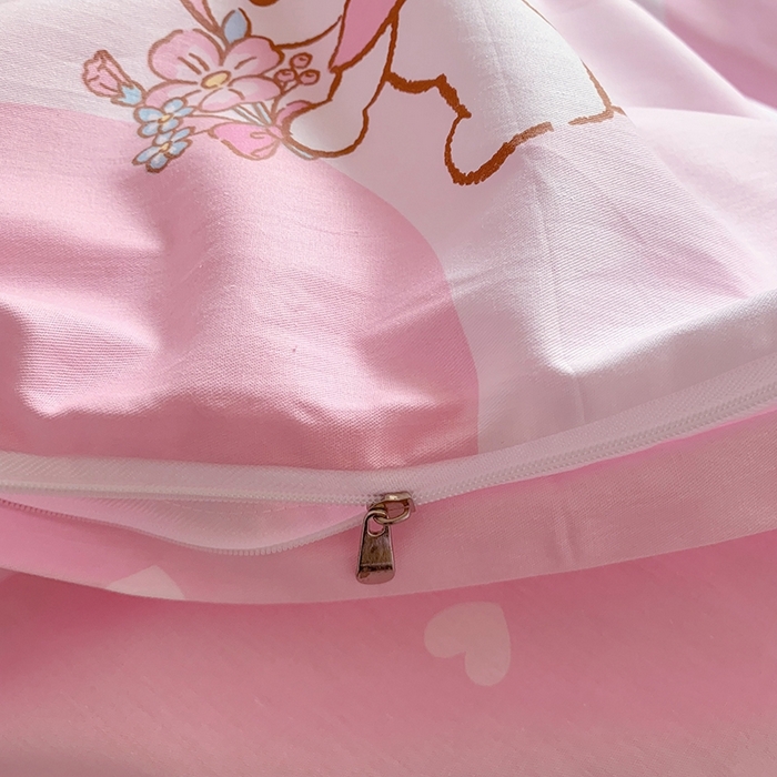 91家纺网 家纺一手货源 找家纺 玉元坊 2025年新款三丽鸥系列全棉纯棉简约基础款四件套三件套--美乐蒂简约款式 圈圈美乐蒂【简约款】