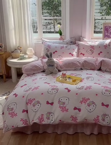 91家纺网 家纺一手货源 找家纺 玉元坊 2025年新款三丽鸥系列全棉纯棉简约基础款四件套三件套--凯蒂猫简约款式 雏菊kt 简约款