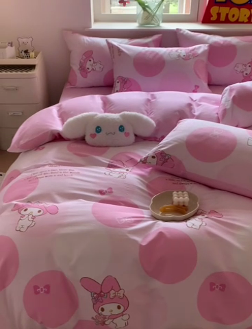 91家纺网 家纺一手货源 找家纺 玉元坊 2025年新款三丽鸥系列全棉纯棉简约基础款四件套三件套--美乐蒂简约款式 圈圈美乐蒂【简约款】