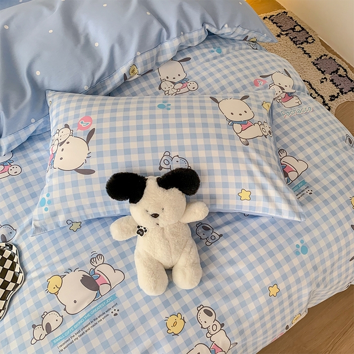 91家纺网 家纺一手货源 找家纺 玉元坊 2025年新款三丽鸥系列全棉纯棉简约基础款四件套三件套--帕恰狗简约款式 格子帕恰狗【简约款式】