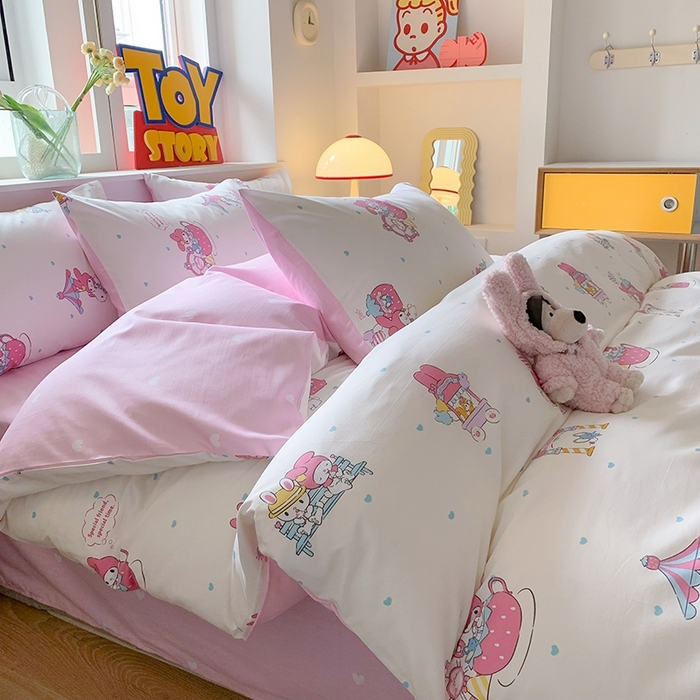 91家纺网 家纺一手货源 找家纺 玉元坊 2025年新款三丽鸥系列全棉纯棉简约基础款四件套三件套--美乐蒂简约款式 开心美乐蒂【简约款】