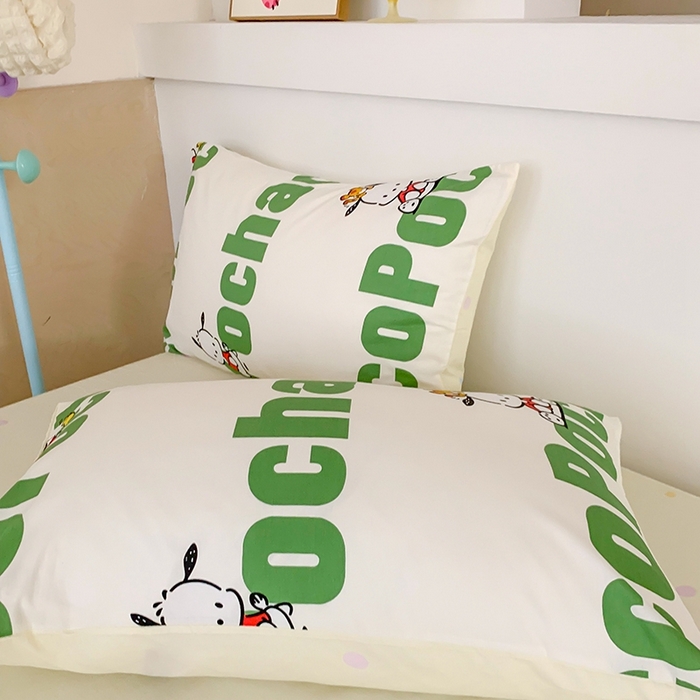 91家纺网 家纺一手货源 找家纺 玉元坊 2025年新款三丽鸥系列全棉纯棉简约基础款四件套三件套--帕恰狗简约款式 简约款-字母帕恰狗