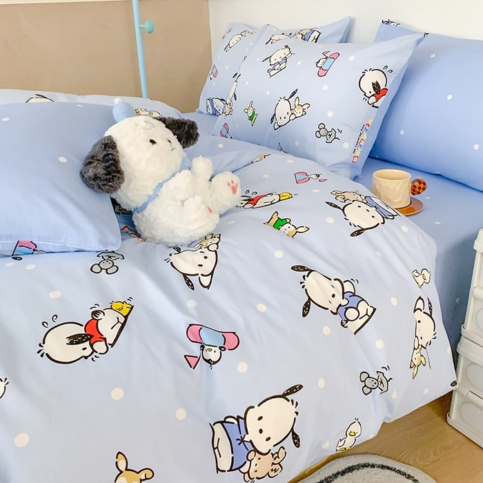 91家纺网 家纺一手货源 找家纺 玉元坊 2025年新款三丽鸥系列全棉纯棉简约基础款四件套三件套--帕恰狗简约款式 简约款-小帕和伙伴蓝