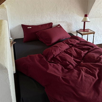 简家居 2024新款华夫格新颜色混搭系列四件套 华夫格安哥拉红配黑色床单