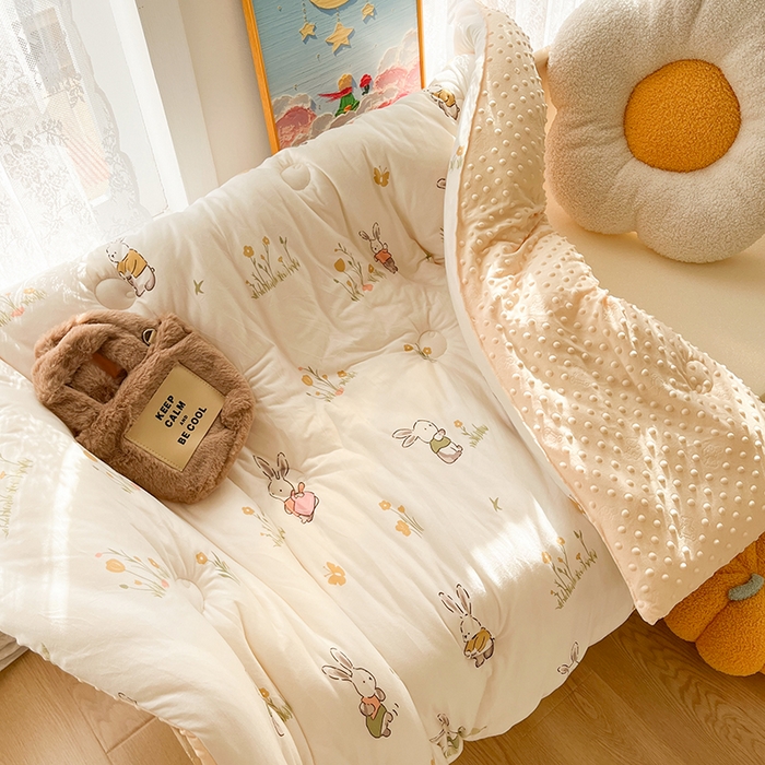 91家纺网 家纺一手货源 找家纺 （有买家秀 不断货）A类母婴级宝宝被子豆豆绒牛奶针织棉被儿童豆豆被大豆被春秋被秋冬被婴童被夏被夏凉被 牛奶针织被-花丛小兔（豆豆绒）