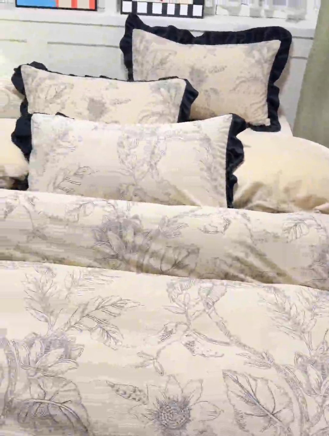 91家纺网 家纺一手货源 找家纺 宅家居 2025新款轻法式小香风灯芯绒四件套提花立体韩版花边牛奶绒三件套-实拍风 语叶