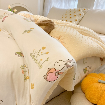 91家纺网 家纺一手货源 找家纺 （有买家秀 不断货）A类母婴级宝宝被子豆豆绒牛奶针织棉被儿童豆豆被大豆被春秋被秋冬被婴童被夏被夏凉被 牛奶针织被-花丛小兔（豆豆绒）