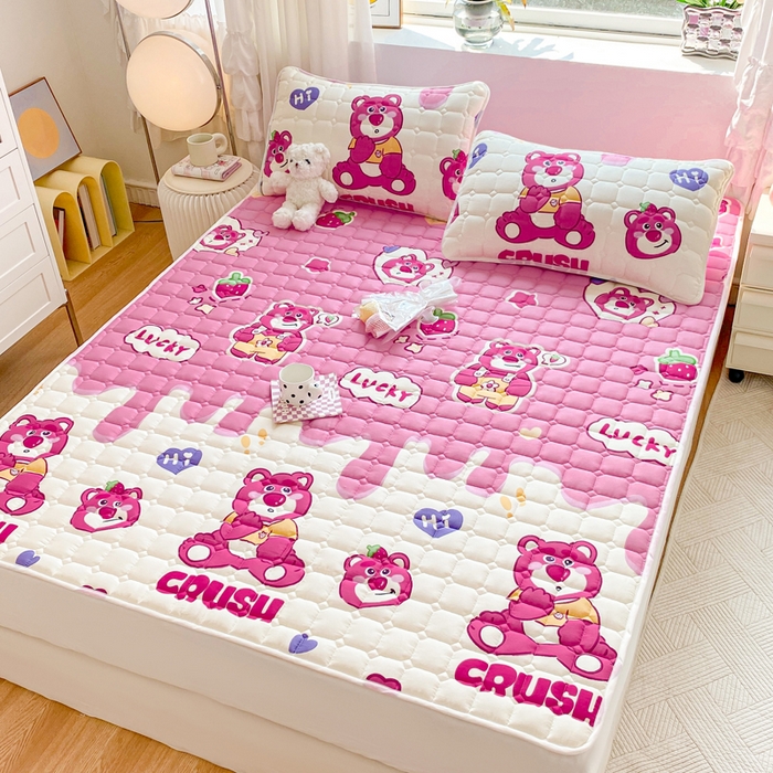 91家纺网 家纺一手货源 找家纺 萌飞 2024新款全棉棉花床垫 草莓熊宝