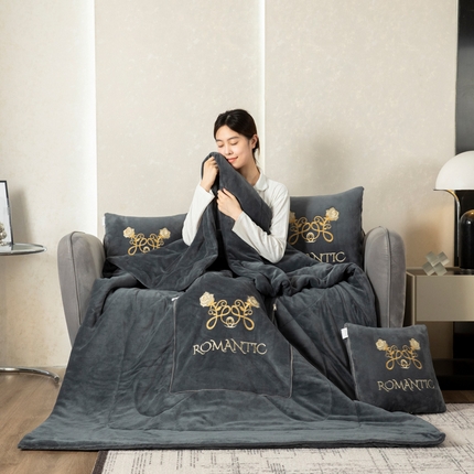 91家纺网 家纺一手货源 找家纺 雷人家纺 2023新款富贵花开牛奶绒刺绣多功能抱枕被 富贵花开-深灰