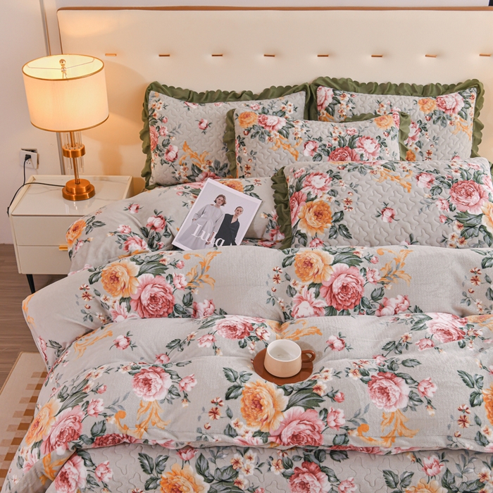 91家纺网 家纺一手货源 找家纺 （买家秀 爆款不断货）A类母婴级双层蕾丝花边床裙床盖三件套牛奶绒床盖三件套萱花绒床护垫牛奶绒床褥卡通 花边-繁花似锦