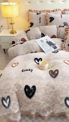 91家纺网 家纺一手货源 找家纺 （买家秀 爆款不断货）A类母婴级双层蕾丝花边床裙床盖三件套牛奶绒床盖三件套萱花绒床护垫牛奶绒床褥卡通 花边-爱心咖