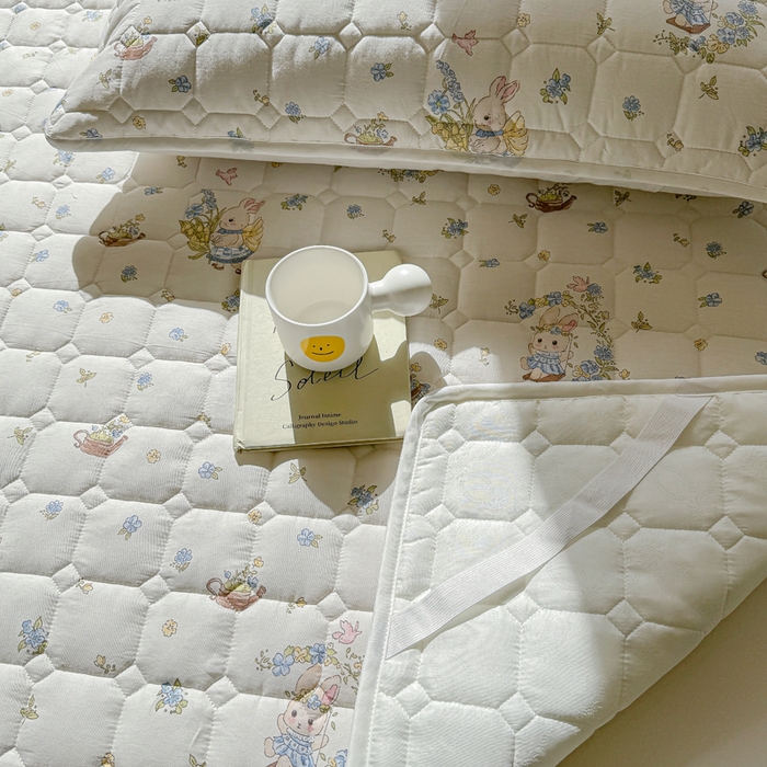 91家纺网 家纺一手货源 找家纺 萌飞 2024新款全棉棉花床垫 春日小兔