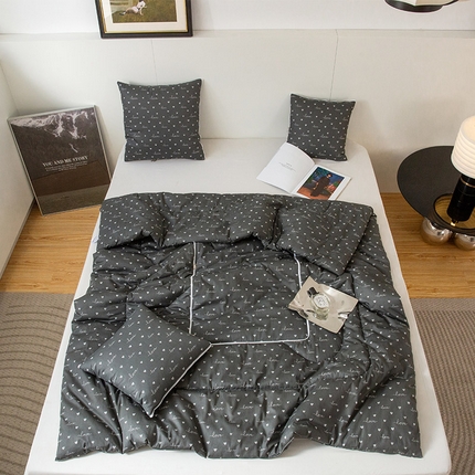 91家纺网 家纺一手货源 找家纺 雷人家纺 2024新款A类全棉喷气13372印花多功能抱枕被 爱心