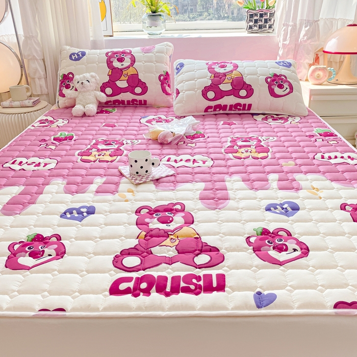 91家纺网 家纺一手货源 找家纺 萌飞 2024新款全棉棉花床垫 草莓熊宝