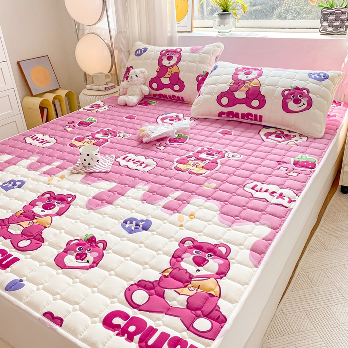 91家纺网 家纺一手货源 找家纺 萌飞 2024新款全棉棉花床垫 草莓熊宝