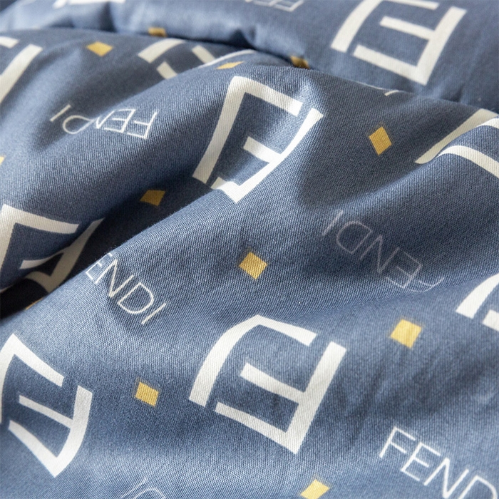 91家纺网 家纺一手货源 找家纺 雷人家纺 2024新款A类全棉喷气13372印花多功能抱枕被 字母FL