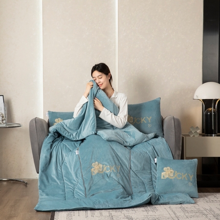 雷人家纺 2023新款倾城花恋水晶绒刺绣多功能抱枕被 倾城花恋-天蓝