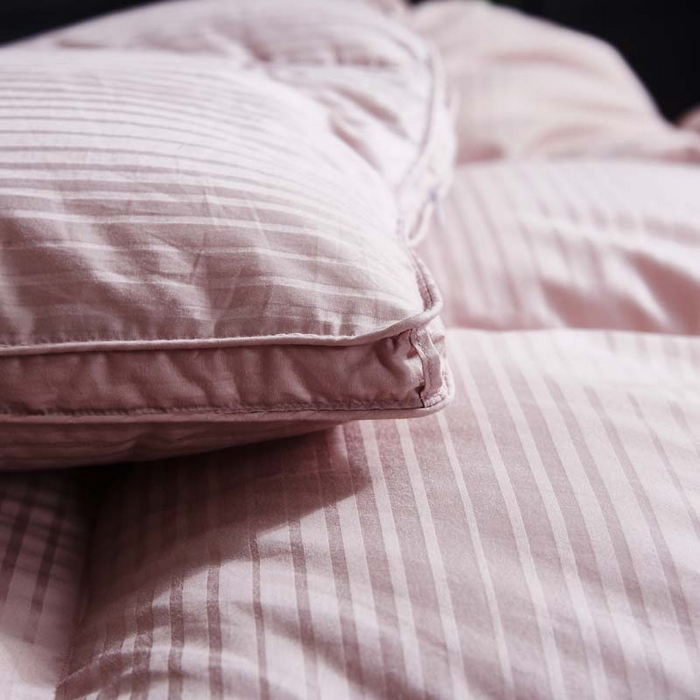 91家纺网 家纺一手货源 找家纺 御眠纺羽绒被壳 2025新款全棉贡缎条纹羽绒被壳-条纹 豆沙
