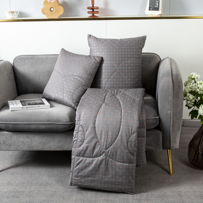 91家纺网 家纺一手货源 找家纺 （总）雷人家纺 2022新款全棉13376彩印印花烫金抱枕被