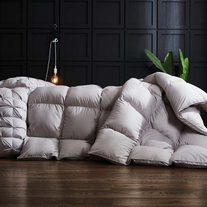 91家纺网 家纺一手货源 找家纺 静若居羽绒被壳 2025新款全棉贡缎条纹羽绒被壳-条纹 灰色