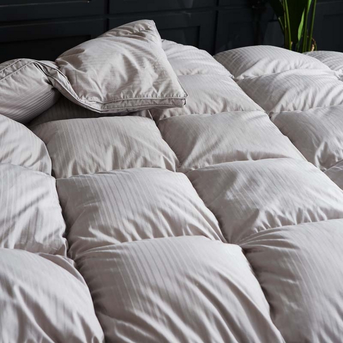 91家纺网 家纺一手货源 找家纺 静若居羽绒被壳 2025新款全棉贡缎条纹羽绒被壳-条纹 灰色