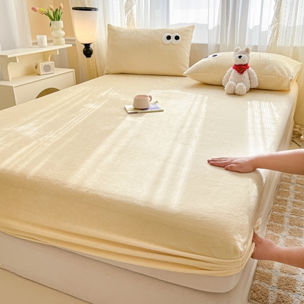 桃子家居  2025新款A类ins大眼豆豆加厚牛奶绒单品床单床笠三件套系列 绒单品-大眼豆豆奶黄床笠