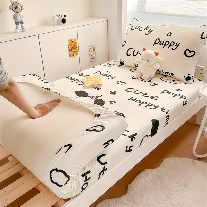 91家纺网 家纺一手货源 找家纺 多品家纺 2025新款超柔水洗棉ins风学生宿舍单品床笠 字母家园