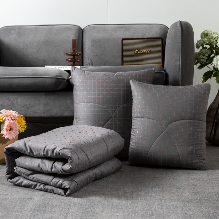 91家纺网 家纺一手货源 找家纺 （总）雷人家纺 2022新款全棉13376彩印印花烫金抱枕被