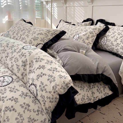 91家纺网 家纺一手货源 找家纺 逸林家纺《原希尔顿逸林》 2025新款法式赫本风水洗棉四件套 赫本风-澜音花香