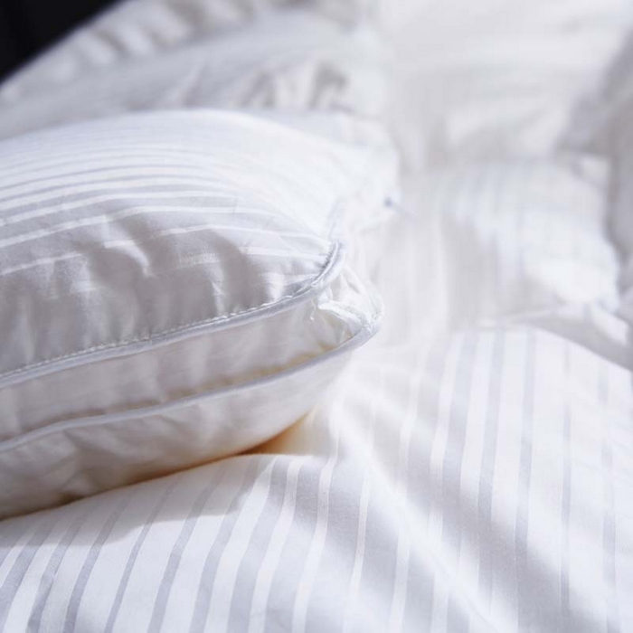 91家纺网 家纺一手货源 找家纺 静若居羽绒被壳 2025新款全棉贡缎条纹羽绒被壳-条纹 白色