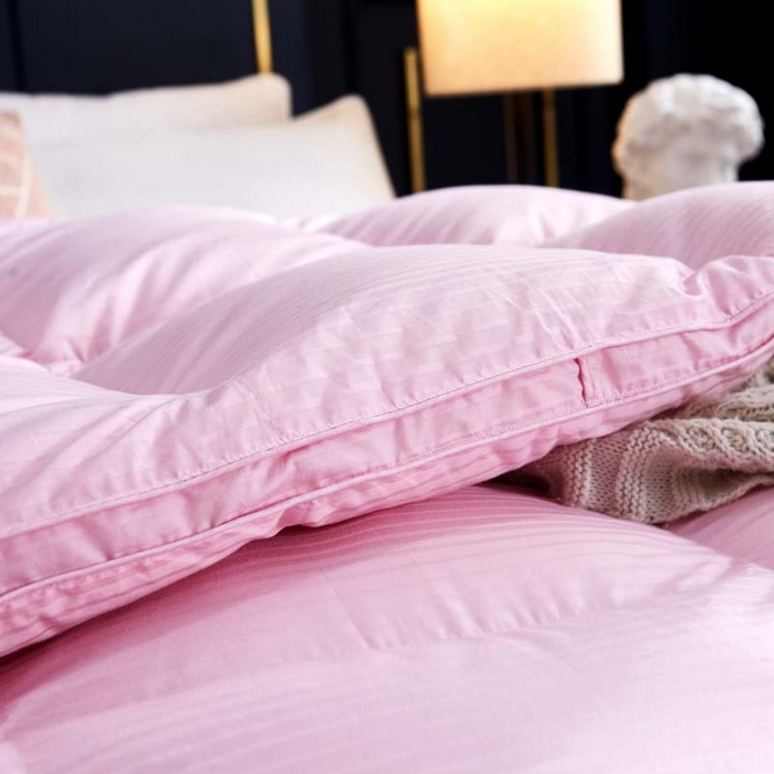 91家纺网 家纺一手货源 找家纺 御眠纺羽绒被壳 2025新款全棉贡缎条纹羽绒被壳-条纹 粉色