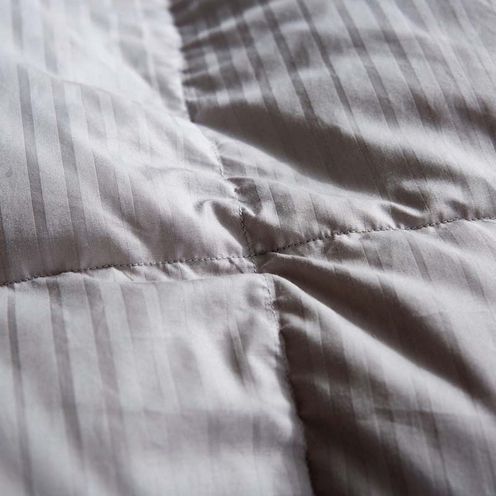 91家纺网 家纺一手货源 找家纺 御眠纺羽绒被壳 2025新款全棉贡缎条纹羽绒被壳-条纹 灰色