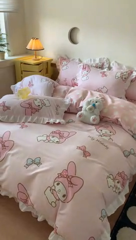 91家纺网 家纺一手货源 找家纺 玉元坊 2025新款三丽鸥系列白花边被套纯棉全棉床裙三件套四件套-美乐蒂白花边款式 花边-蝴蝶结美乐蒂