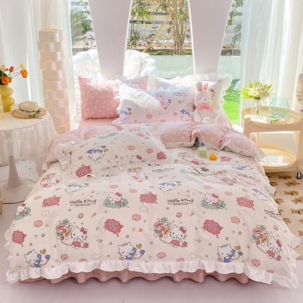 91家纺网 家纺一手货源 找家纺 玉元坊 2025新款三丽鸥系列白花边被套纯棉全棉床裙三件套四件套-凯蒂猫白花边款式 甜心kt 花边款