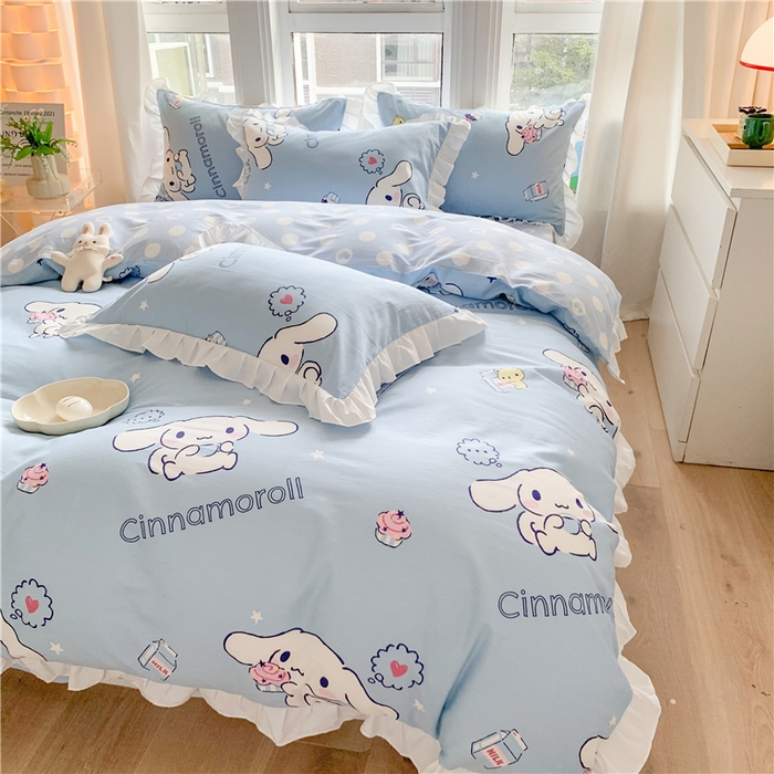 91家纺网 家纺一手货源 找家纺 玉元坊 2025新款三丽鸥系列白花边被套纯棉全棉床裙三件套四件套-大耳狗白花边款式 甜品玉桂狗