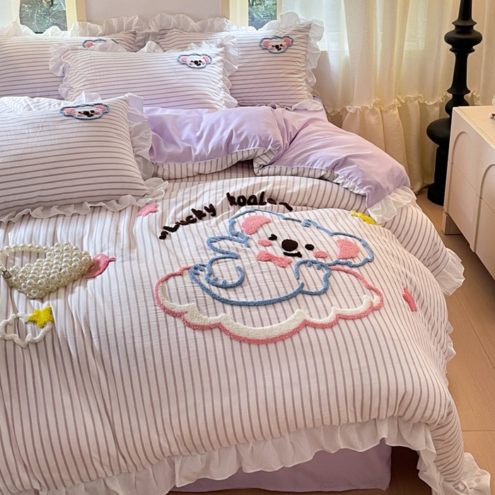 91家纺网 家纺一手货源 找家纺 泉欣家纺 2025新品韩系网红水洗棉卡通毛巾绣花小象考拉系列四件套（专版花型） 云朵考拉风铃紫