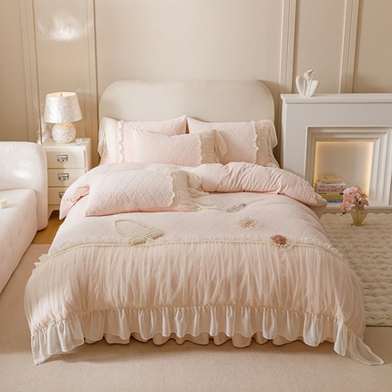 91家纺网 家纺一手货源 找家纺 （总）好儿喜家纺 2025新款牛奶绒四件套冬季雕花绒保暖舒适被套加厚牛奶绒床上用品-杜莎