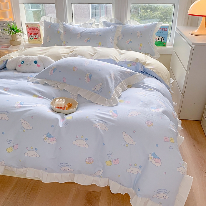 91家纺网 家纺一手货源 找家纺 玉元坊 2025新款三丽鸥系列白花边被套纯棉全棉床裙三件套四件套-大耳狗白花边款式 云朵大耳狗【花边款】