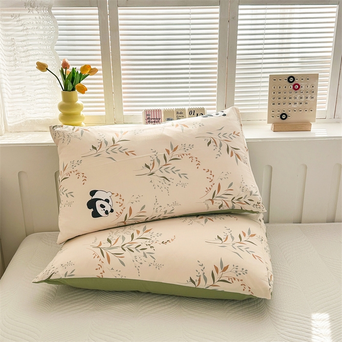 91家纺网 家纺一手货源 找家纺 多品家纺 2025新款花卉系列超柔水洗棉枕套 熊猫家园