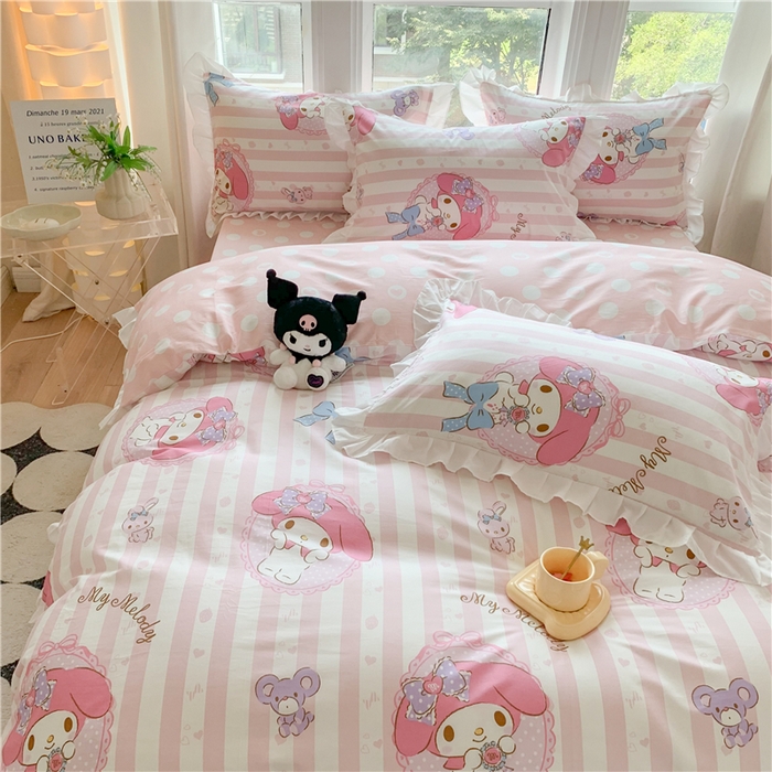 91家纺网 家纺一手货源 找家纺 玉元坊 2025新款三丽鸥系列白花边被套纯棉全棉床裙三件套四件套-美乐蒂白花边款式 甜甜美乐蒂【花边款】