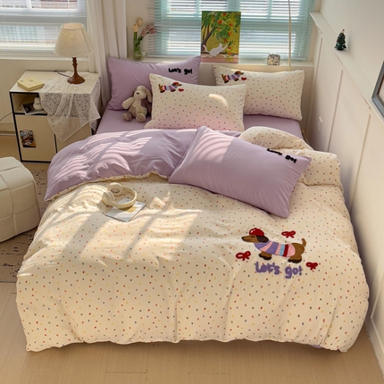 91家纺网 家纺一手货源 找家纺 妖妖家纺 2025新款水洗云朵毛巾绣印+绣系列四件套 傲娇狗狗-米白