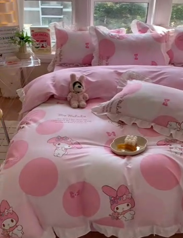 91家纺网 家纺一手货源 找家纺 玉元坊 2025新款三丽鸥系列白花边被套纯棉全棉床裙三件套四件套-美乐蒂白花边款式 圈圈美乐蒂【花边款】