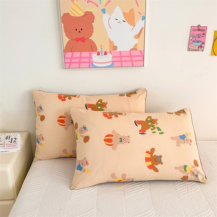 91家纺网 家纺一手货源 找家纺 多品家纺 2025新款卡通系列柔水洗棉枕套 欢乐世界