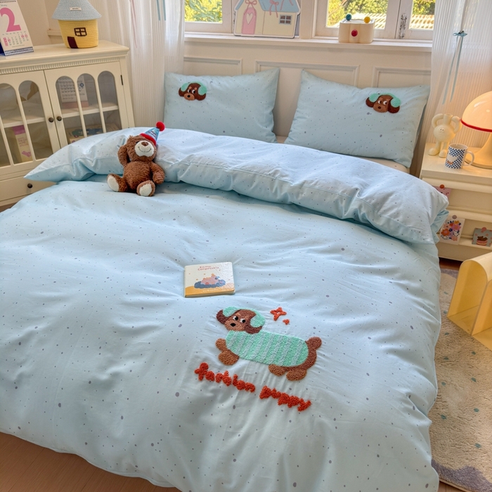 91家纺网 家纺一手货源 找家纺 曼之夏 2025新款全棉亲肤舒适毛巾绣四件套 毛巾绣-快乐狗